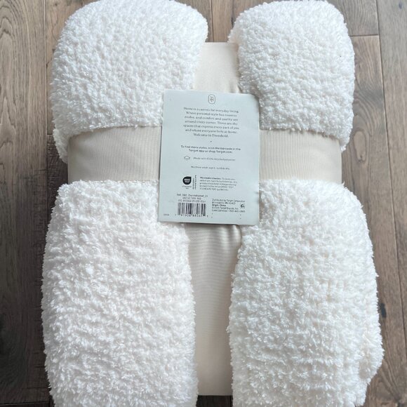 Threshold Cozy Chenille Blanket Throw Size Full Queen White NWT Soft Plush - Picture 3 of 4